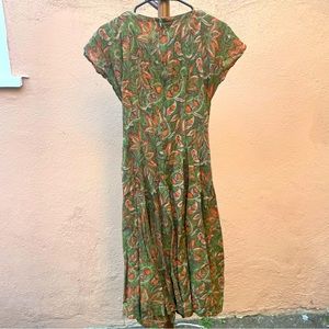 VINTAGE 70s Dress with front tie detail in size SMALL